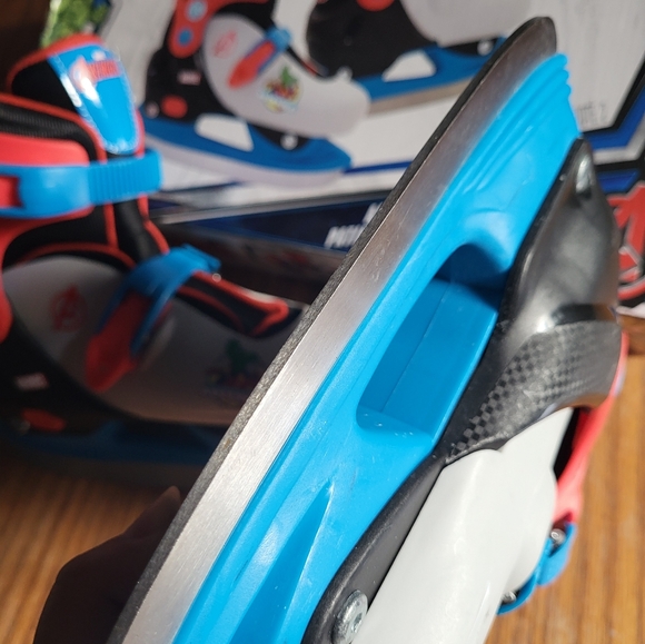 Adjustable ice skate  for young size  12 to 2 - Picture 4 of 4